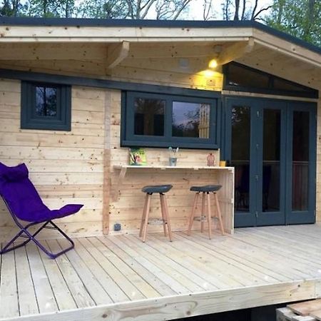 Neuvéglise Chalet Nature Sur La Vallee De La Truyere מראה חיצוני תמונה