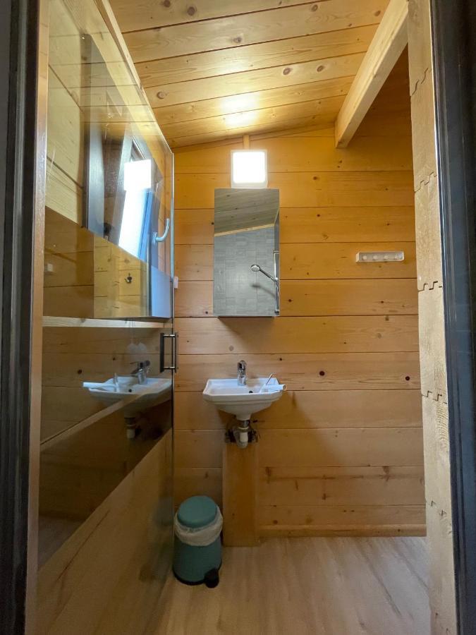 Neuvéglise Chalet Nature Sur La Vallee De La Truyere מראה חיצוני תמונה