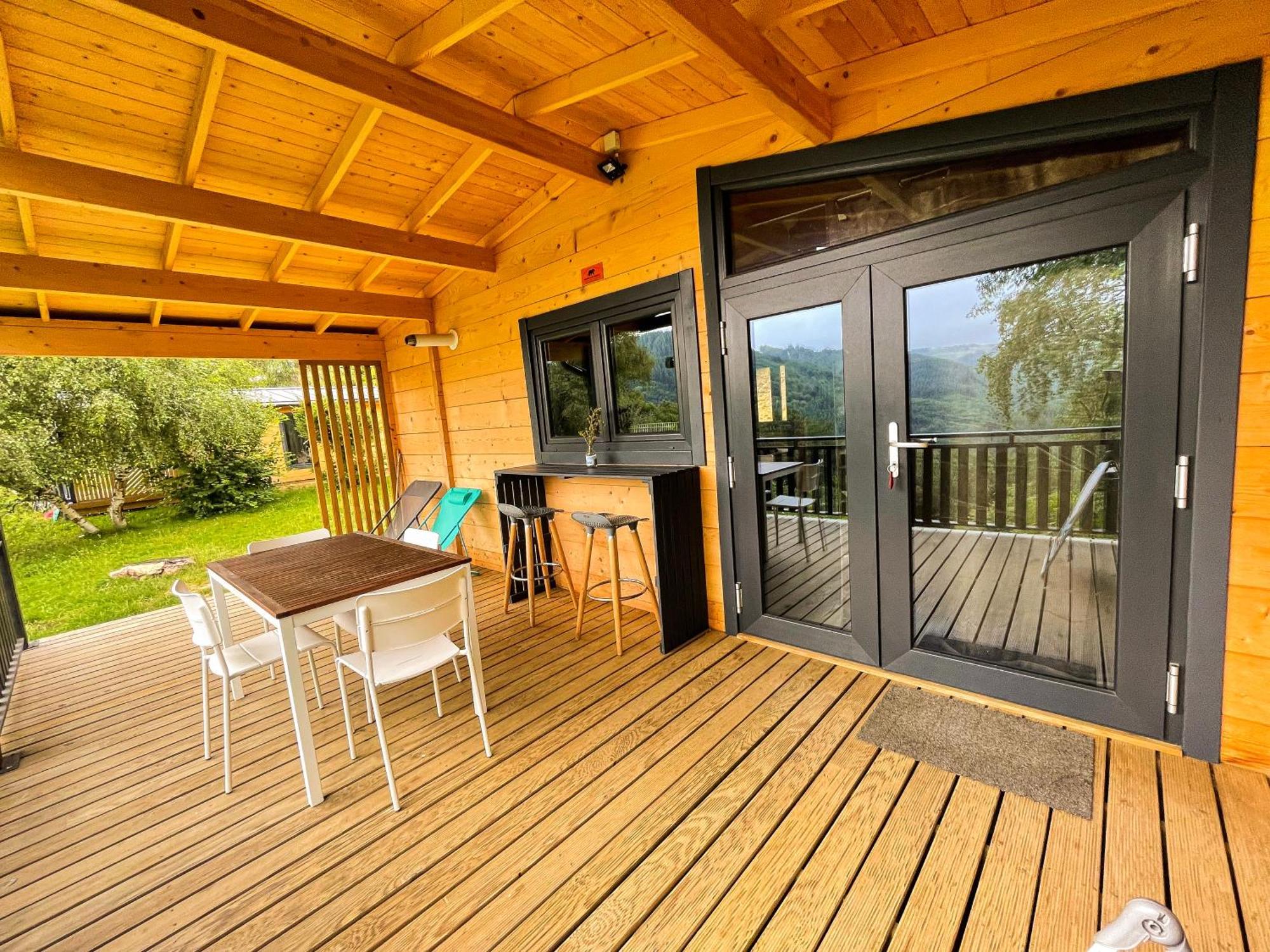 Neuvéglise Chalet Nature Sur La Vallee De La Truyere מראה חיצוני תמונה